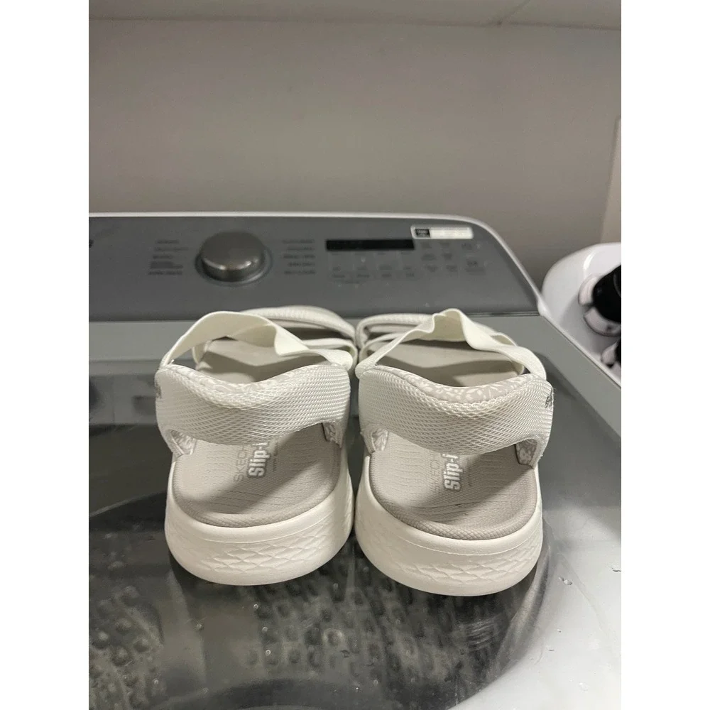 Skechers Hands Free Slip-ins GO WALK 6 Sandals White Grey Womens Sz 10